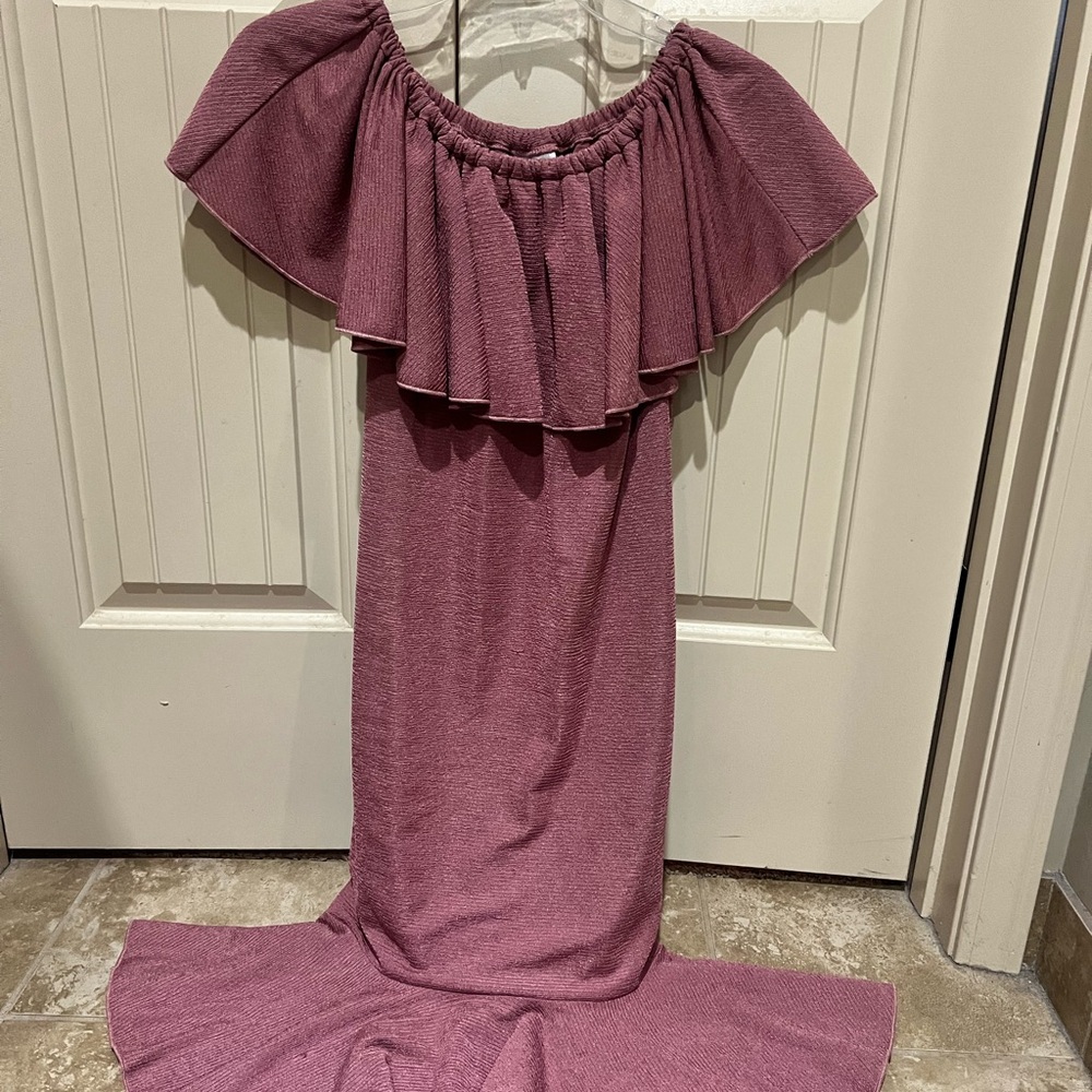 Elegant Off-Shoulder Ruffle Dress